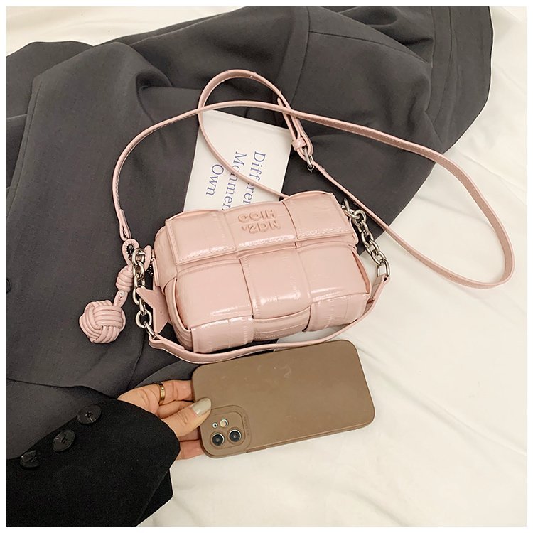 Women's Fresh Elegant Fashion Woven Western Style Solid Bags