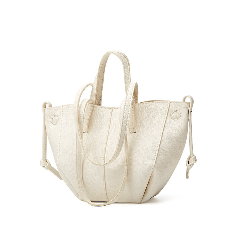 Women's Retro Large Capacity Commute High-grade Wings Style Shoulder Bags