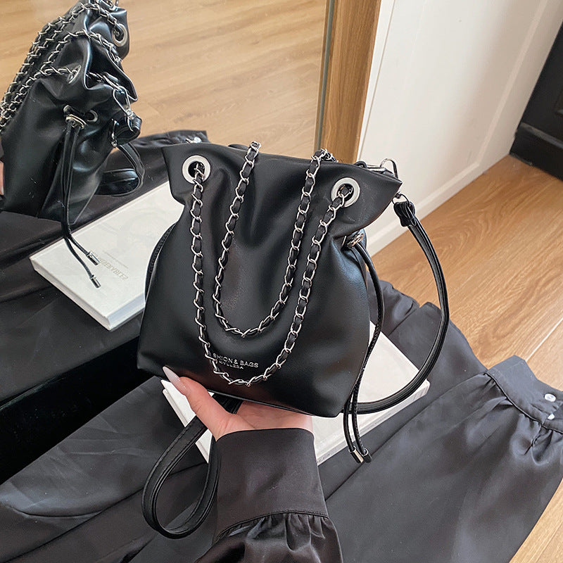 Women's Pure Color Beautiful Spring Chain Stylish Textured Commuting Women's Shoulder Bag