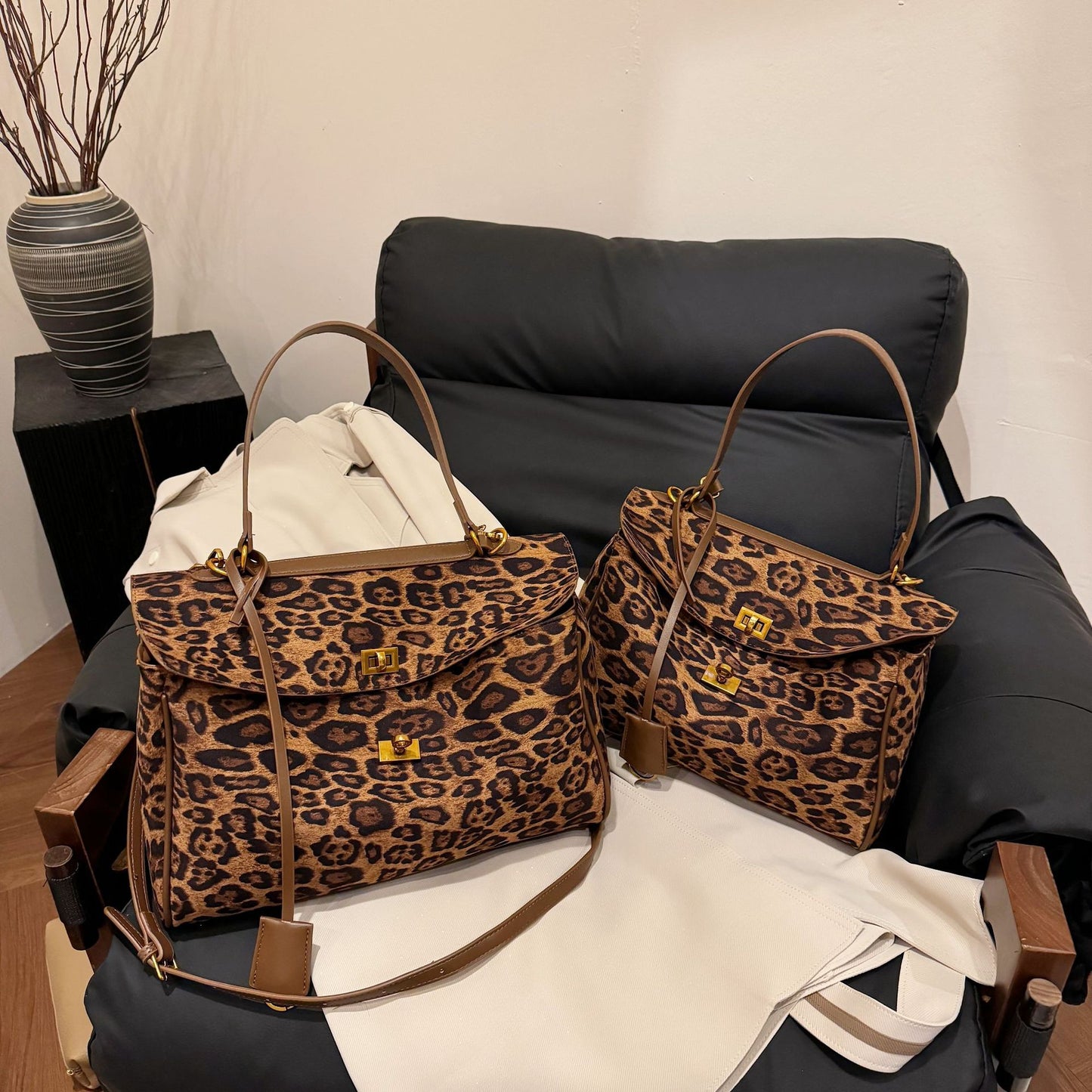 Texture Suede Large Capacity Commuter Fashion Shoulder Bags