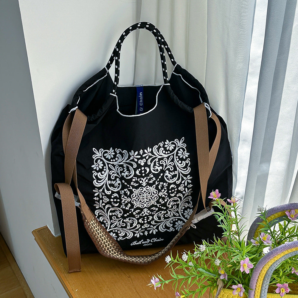 Nylon Needle Embroidered Fashion Commuter Large Capacity College Women's Shoulder Bag
