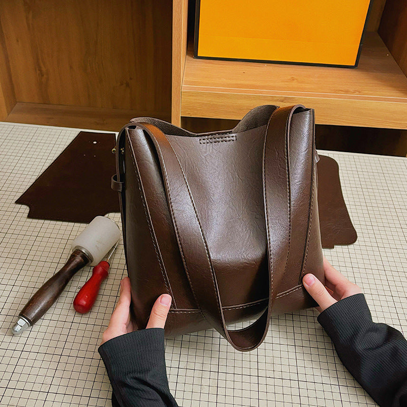 High-grade Simple Large Capacity Versatile Commuter Handmade Women's Messenger Bag