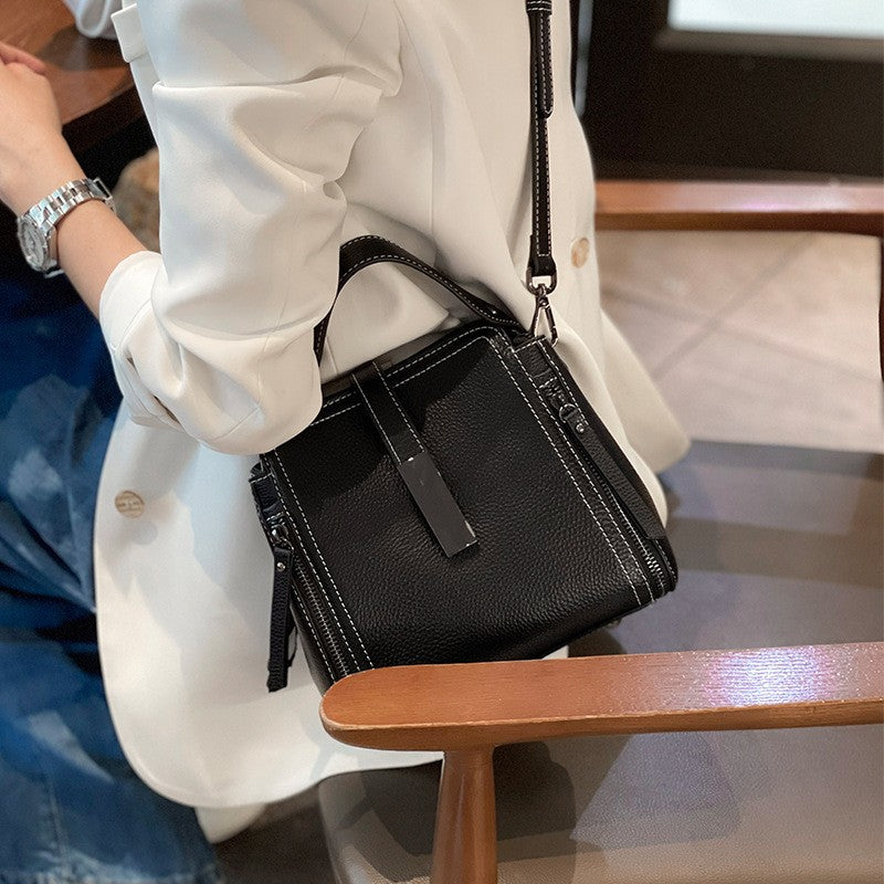 Women's Genuine Leather Fashion Portable Four-way Women's Handbag