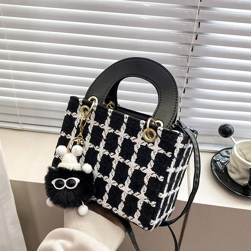 Women's Popular Fashion Plaid Summer Versatile Women's Shoulder Bag