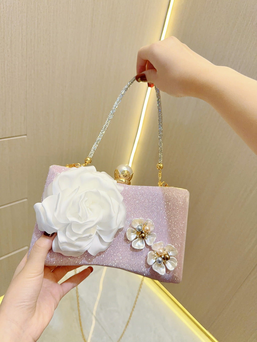 Delicate Pearl Flower Dinner Niche Clutch Evening Bags