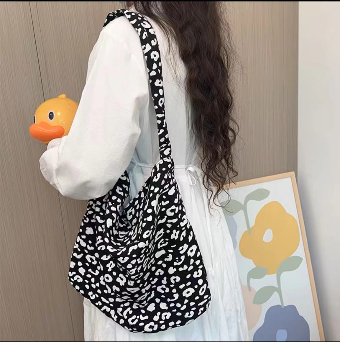 Women's Canvas Hyo Jin White Leopard Print Travel Bags