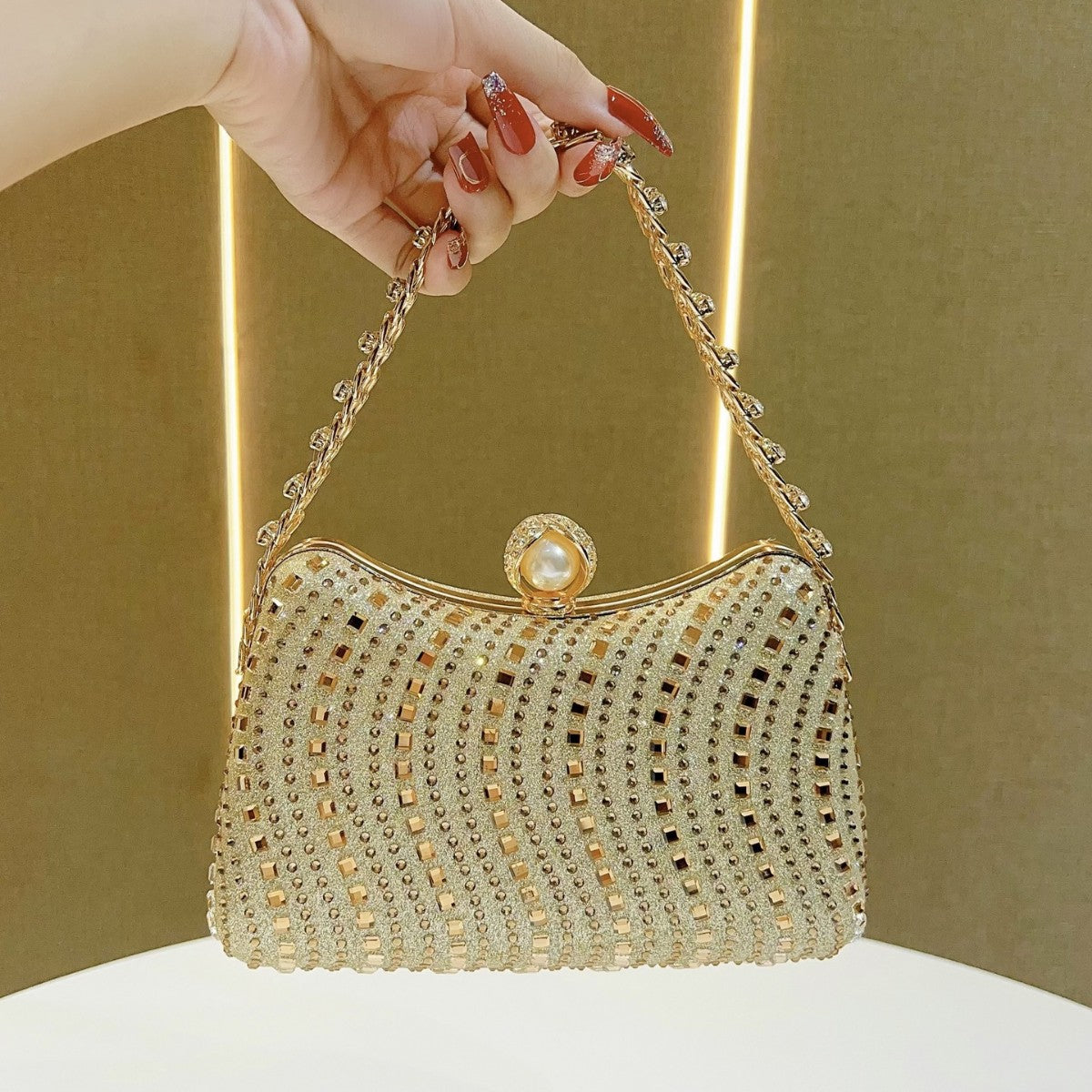 Retro Style Fashion Diamond Rhinestone Chain Handbags