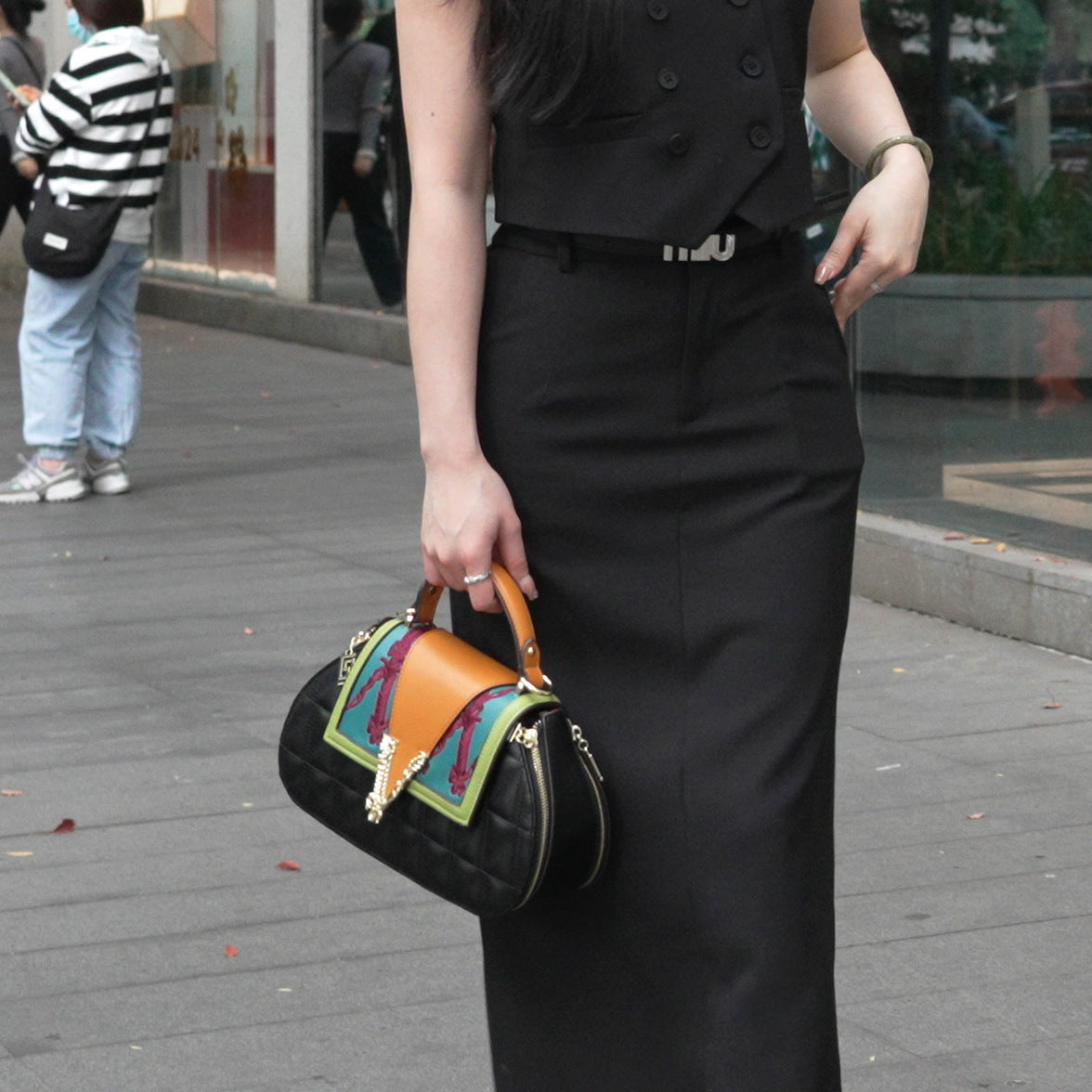 Women's Contrast Color Portable Light Luxury V Handbags