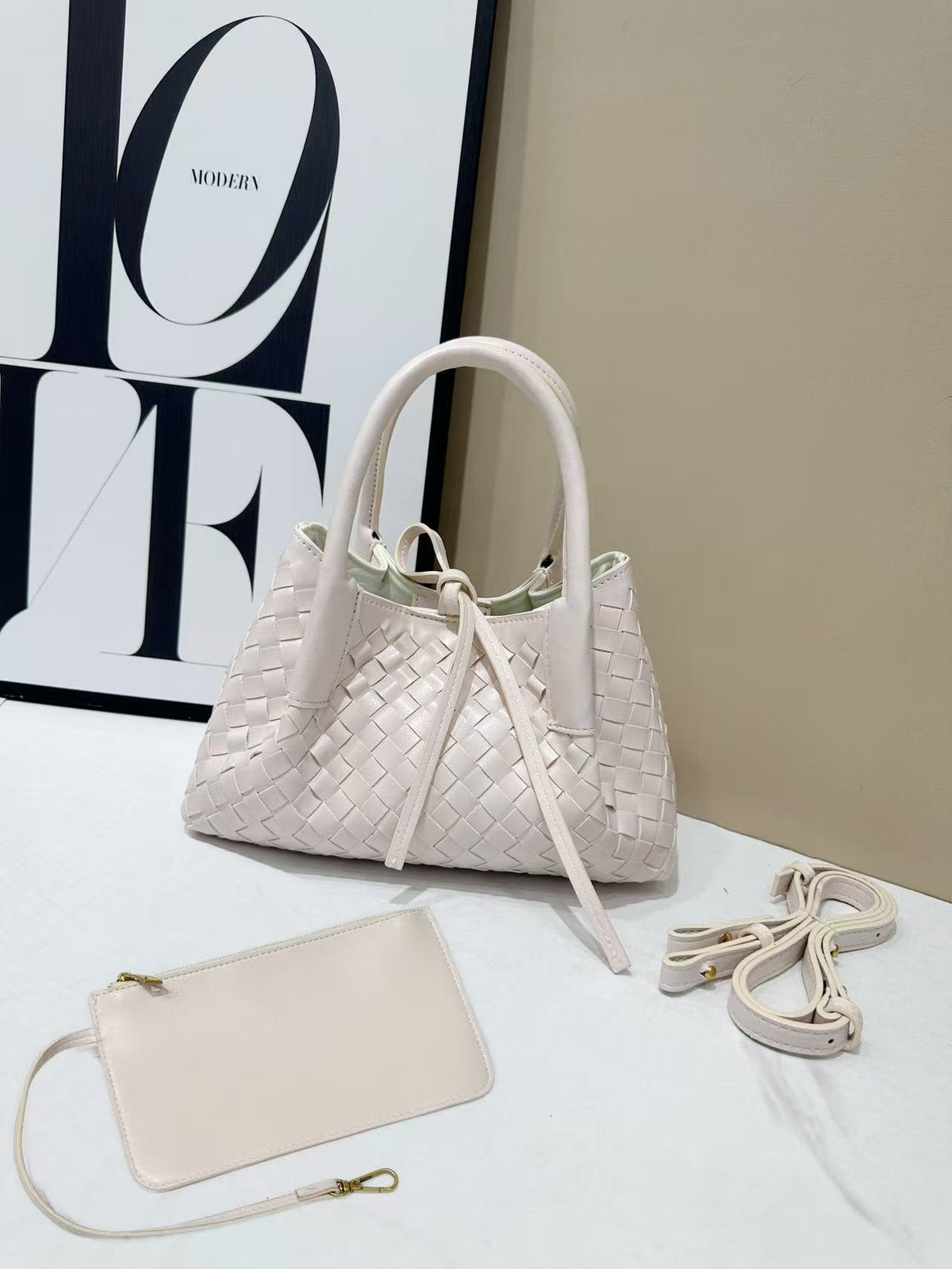 Popular Innovative Pretty Cowhide Hand-woven High-grade Women's Handbag