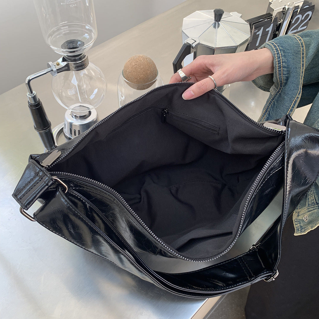 Women's Dong Texture Western Style Wide Strap Large Crossbody Bags