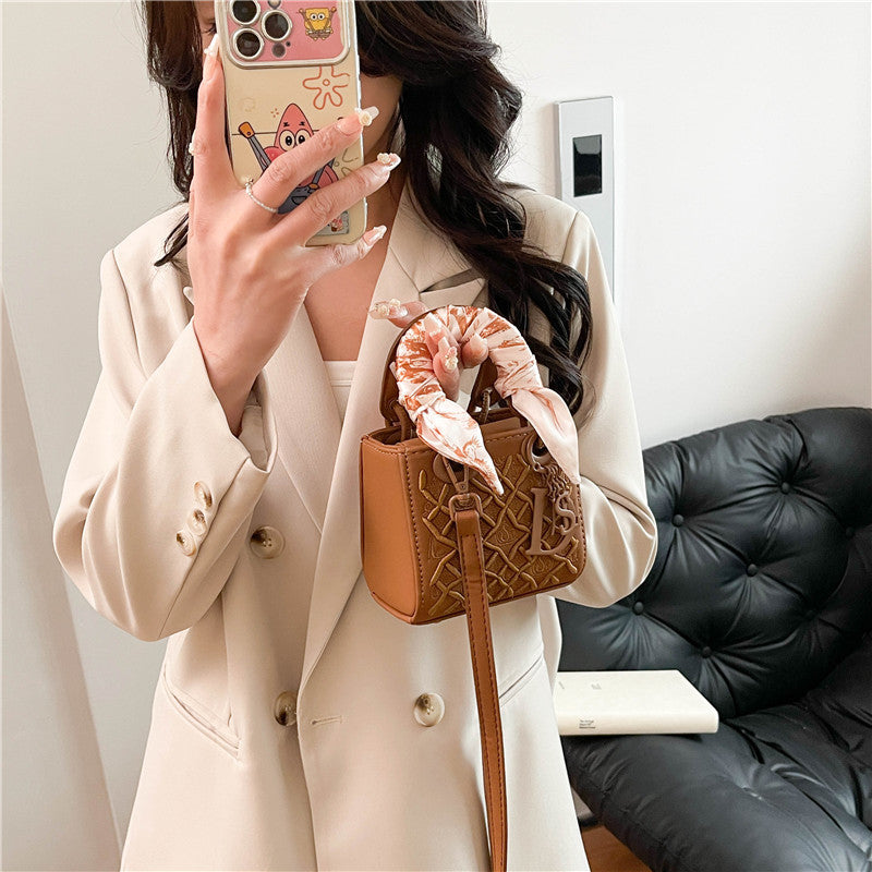 Women's Embroidered Mini Diana High-grade Fashion Silk Shoulder Bags