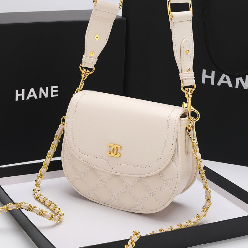Women's Leather Portable Saddle Classic Style Diamond Chain Cowhide Women's Messenger Bag