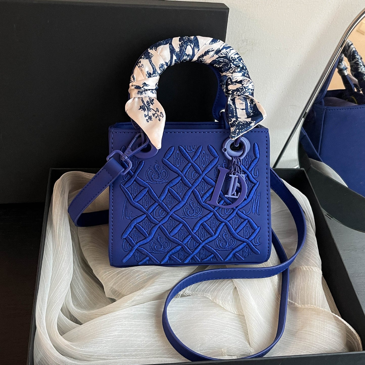 Women's High-grade Light Luxury Chinese Style Embroidery Small Square Bags