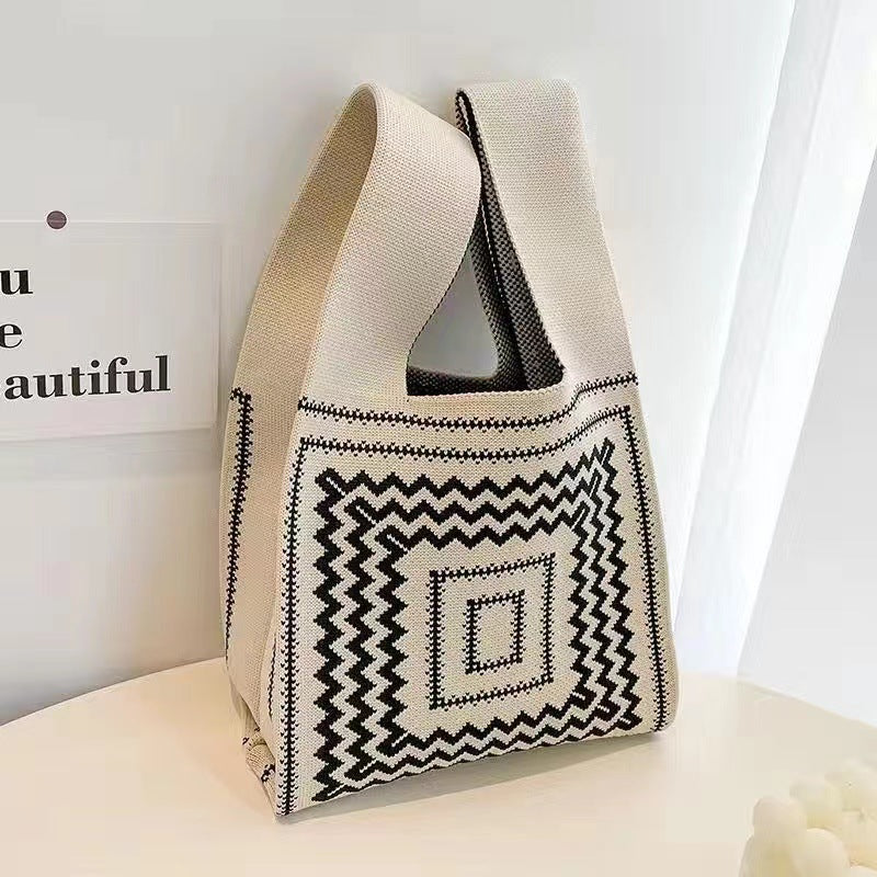 Pretty Knitted Sweet Potato Wrist Woven Women's Handbag