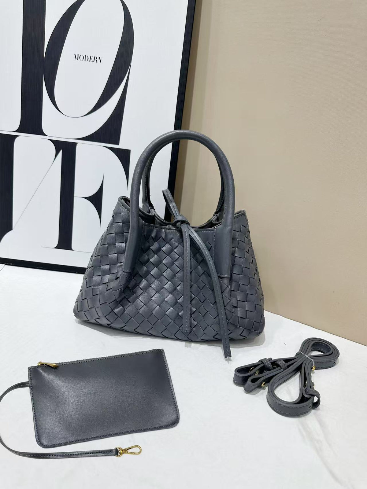 Popular Innovative Pretty Cowhide Hand-woven High-grade Women's Handbag