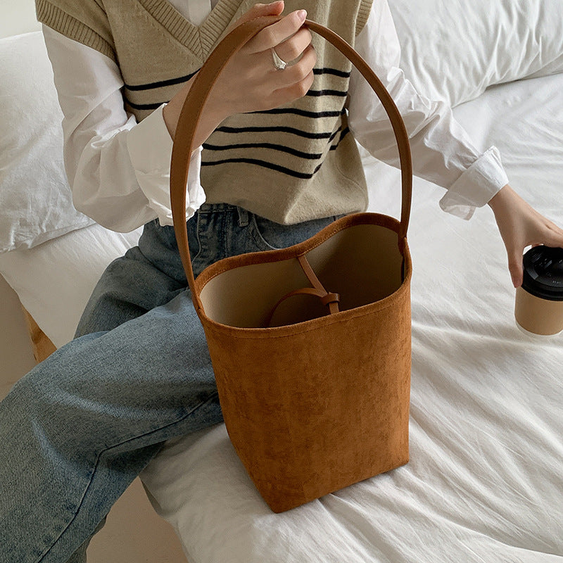 High-grade Niche Suede Commuter Large Capacity Bucket Bags