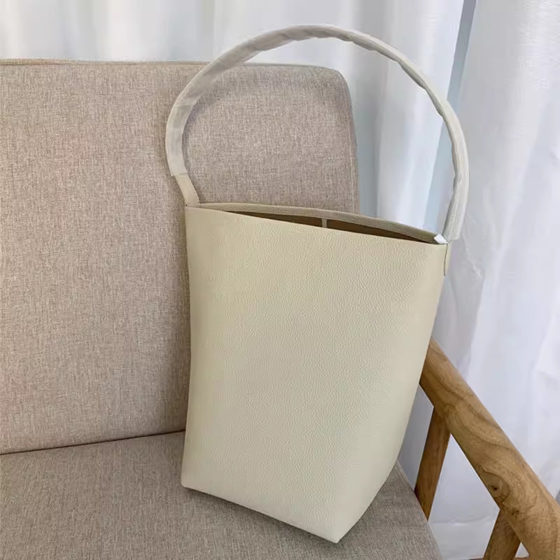Niche Portable Underarm Cowhide Large Capacity Bucket Bags