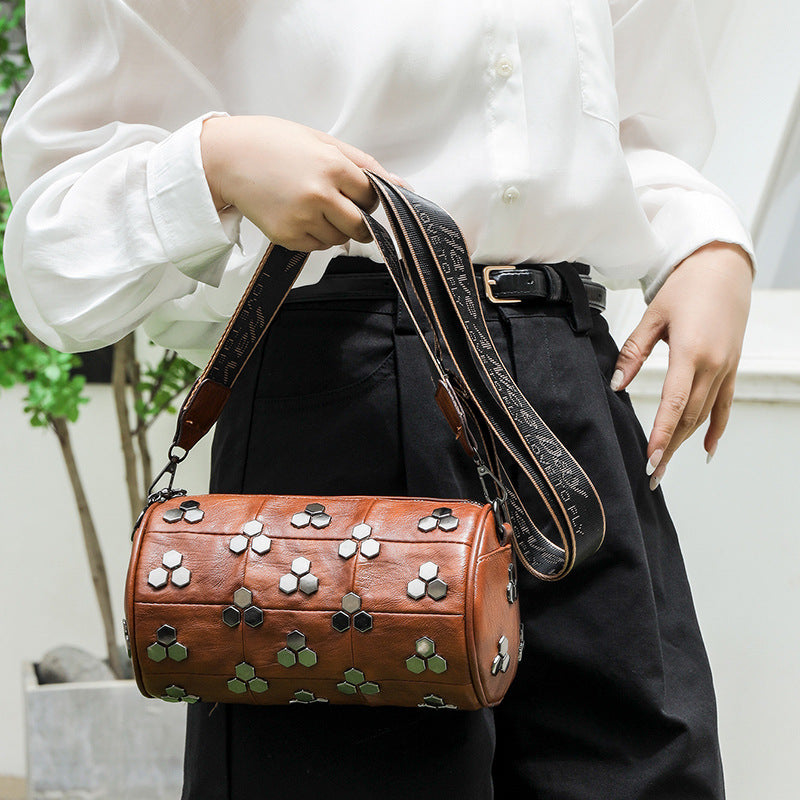 Women's Today Popular Korean Style Fashion Rivet Round Personality Women's Shoulder Bag