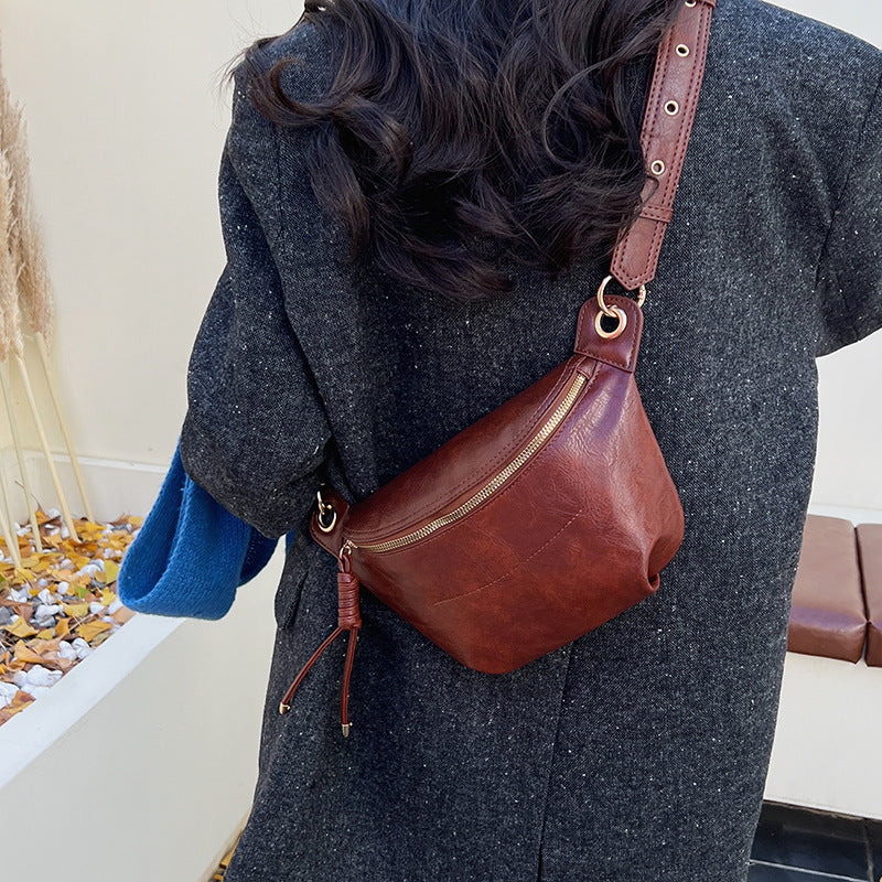Women's Niche Locomotive Style Korean Commuter Dumpling Wide Bags