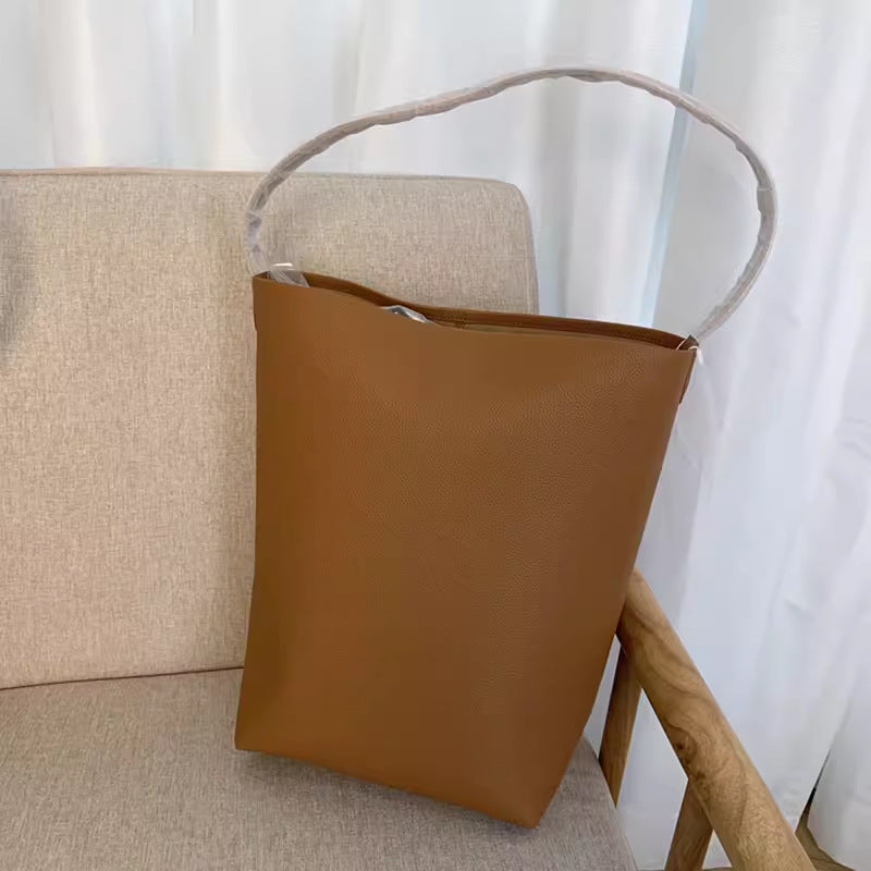 Niche Portable Underarm Cowhide Large Capacity Bucket Bags