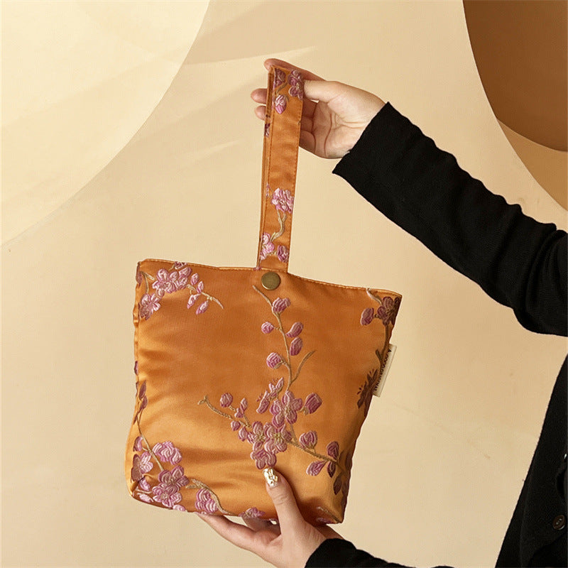 Three-dimensional Plum Blossom Wrist Commuter Shopping Clutch Bags