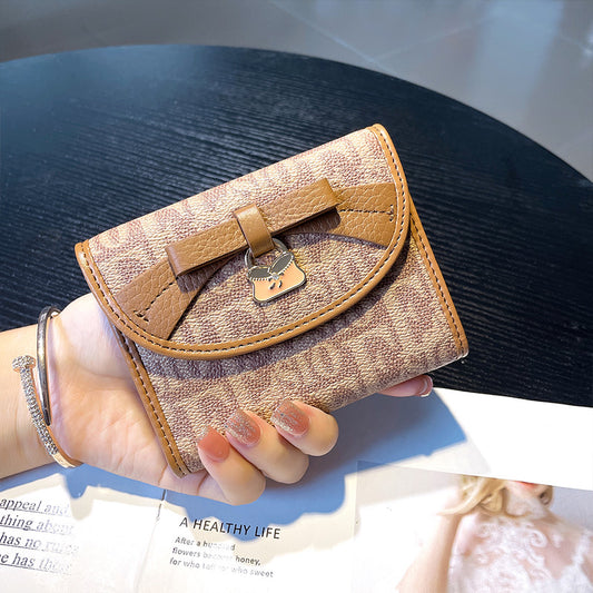 Women's Unique Short Simple Leather Design Card Holder