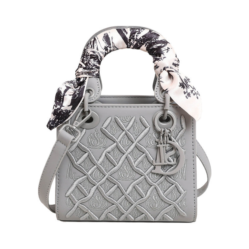 Women's Graceful Embroidered Fashion Hand Diana Handbags