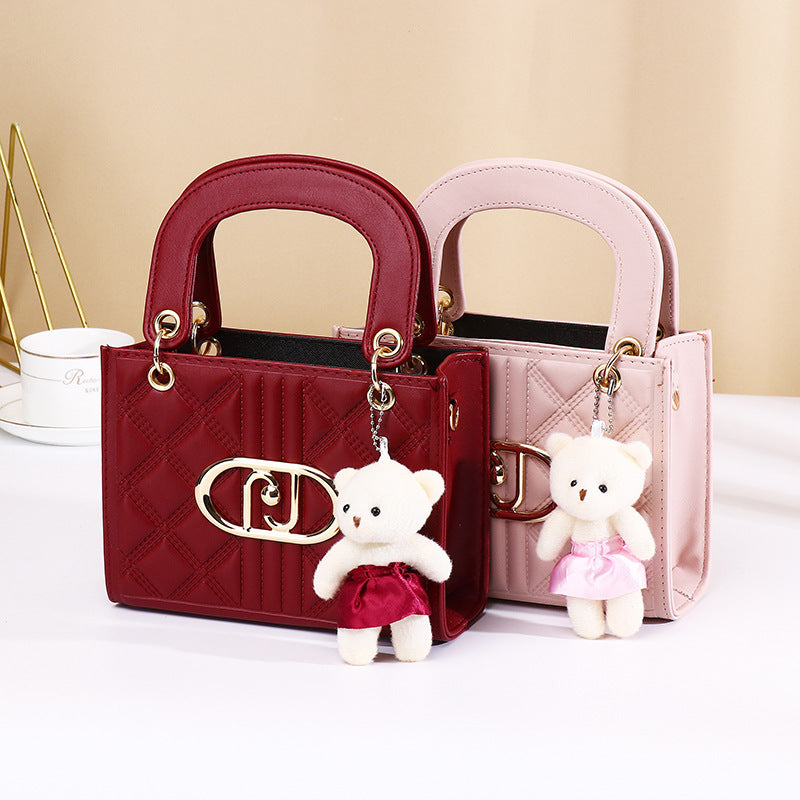 Fashionable High-grade Portable Rhombus Embroidery Line Bear Small Square Bags