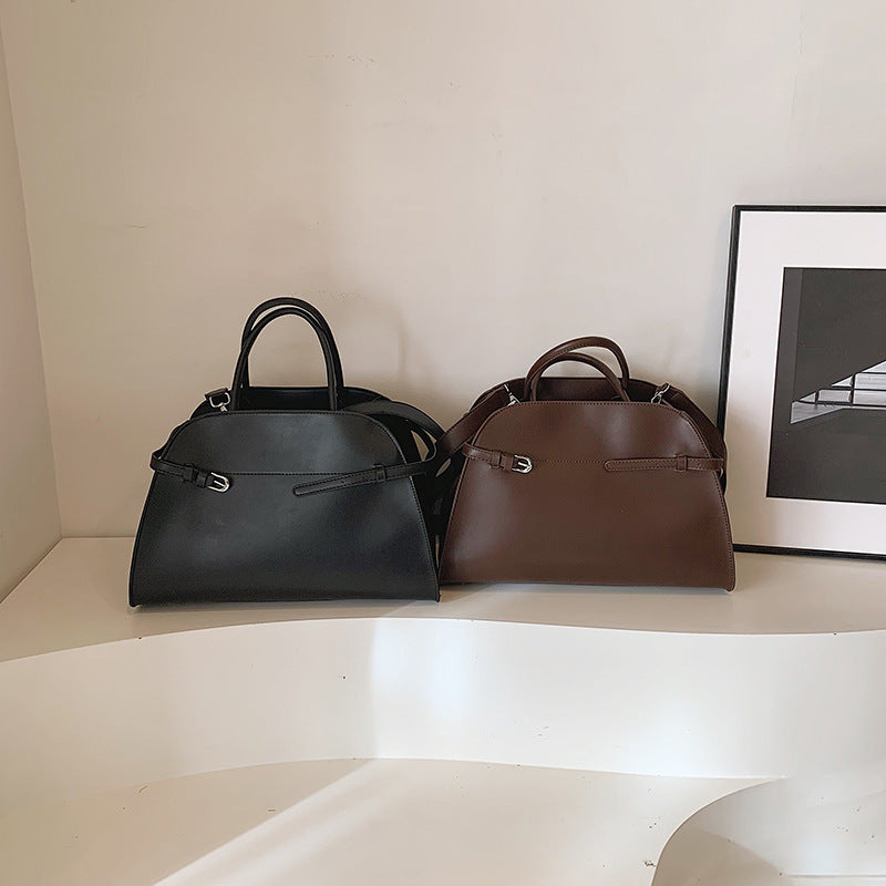 Women's Large Capacity Commuter Retro High Sense Handbags