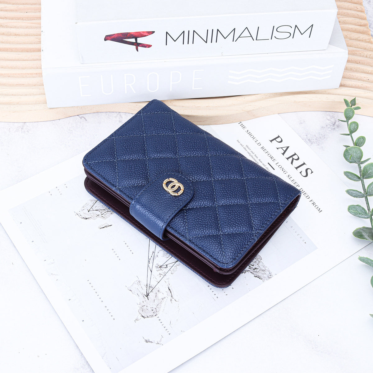 Women's Short Folding First Layer Cowhide Caviar Classic Style Multiple Ladies Wallet