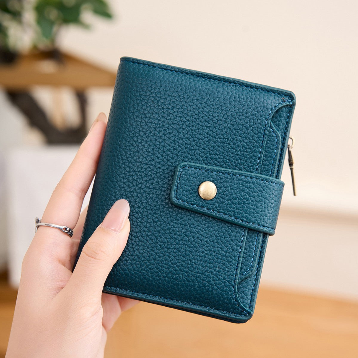 Women's Litchi Pattern Soft Leather Zip Multiple Slots Fashion Buckle