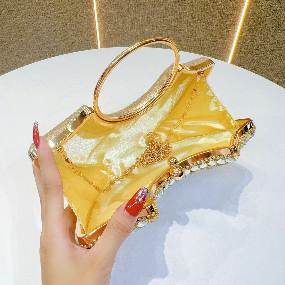 Women's Banquet Hand Holding Clutch Classic Style Handbags