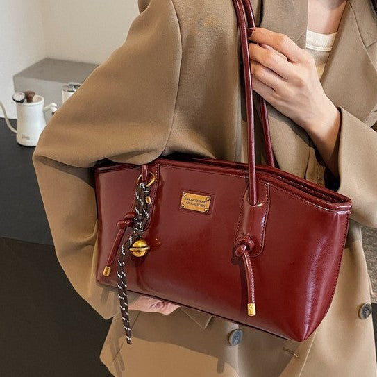 Women's French Retro Underarm Winter Fashion Versatile Large Capacity Shoulder Bags