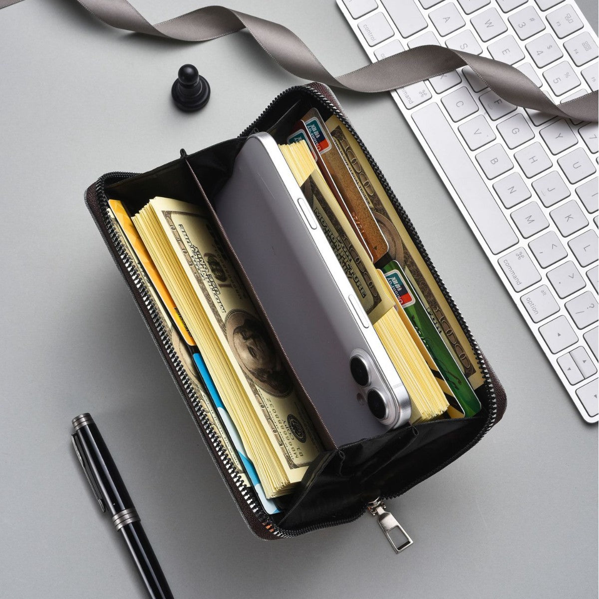 Men's Zipper Green Simple Fashion Long Type Handbags