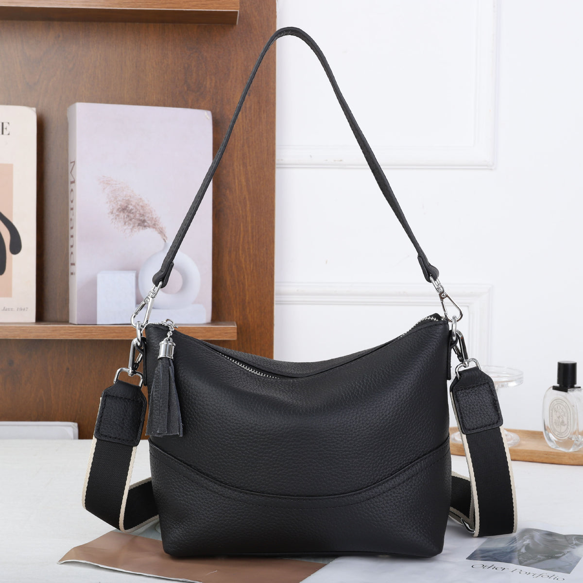 Full Top Layer Cowhide Simple Practical Commuter Underarm Women's Messenger Bag