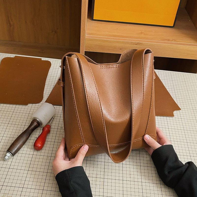High-grade Simple Large Capacity Versatile Commuter Handmade Women's Messenger Bag