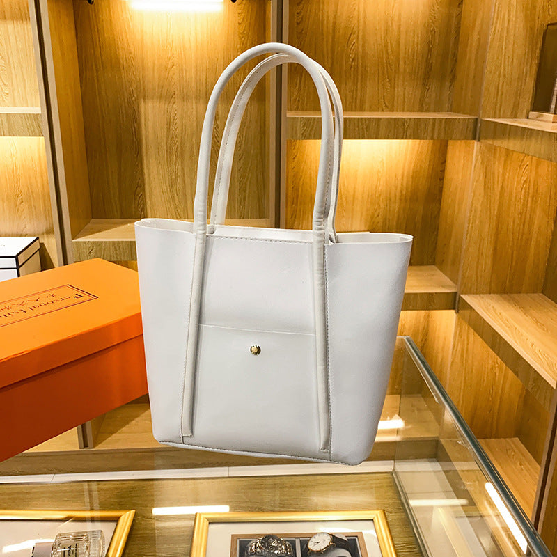 Attractive Women's Large Capacity Versatile Retro Women's Handbag