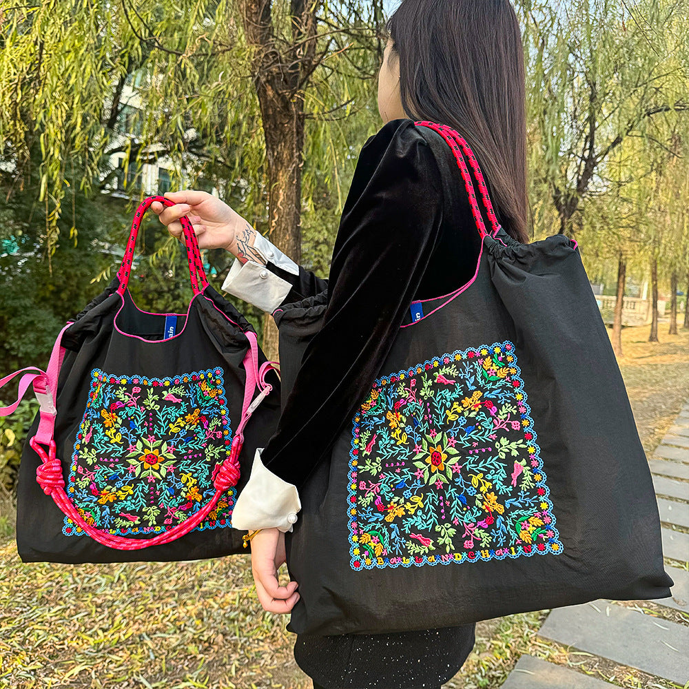 Nylon Needle Embroidered Fashion Commuter Large Capacity College Women's Shoulder Bag