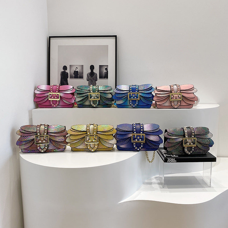 Women's Graceful Vintage Chain Snake Pattern Crossbody Bags