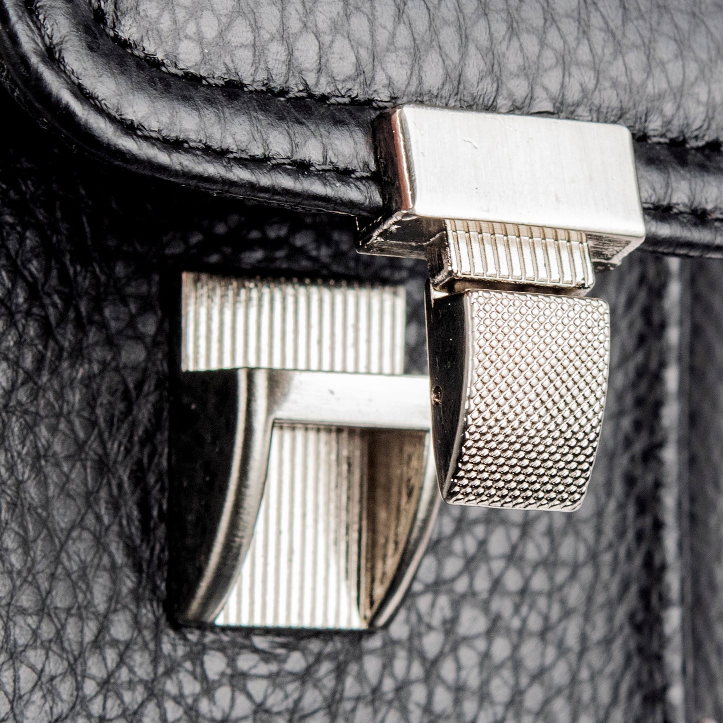 Men's Multifunctional First Layer Cowhide Embossed Iris Phone Bags