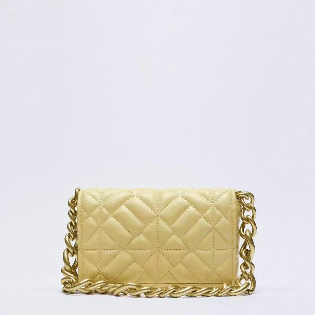 Women's Classic Style Rhombus Chain Oversized Quilted Crossbody Bags