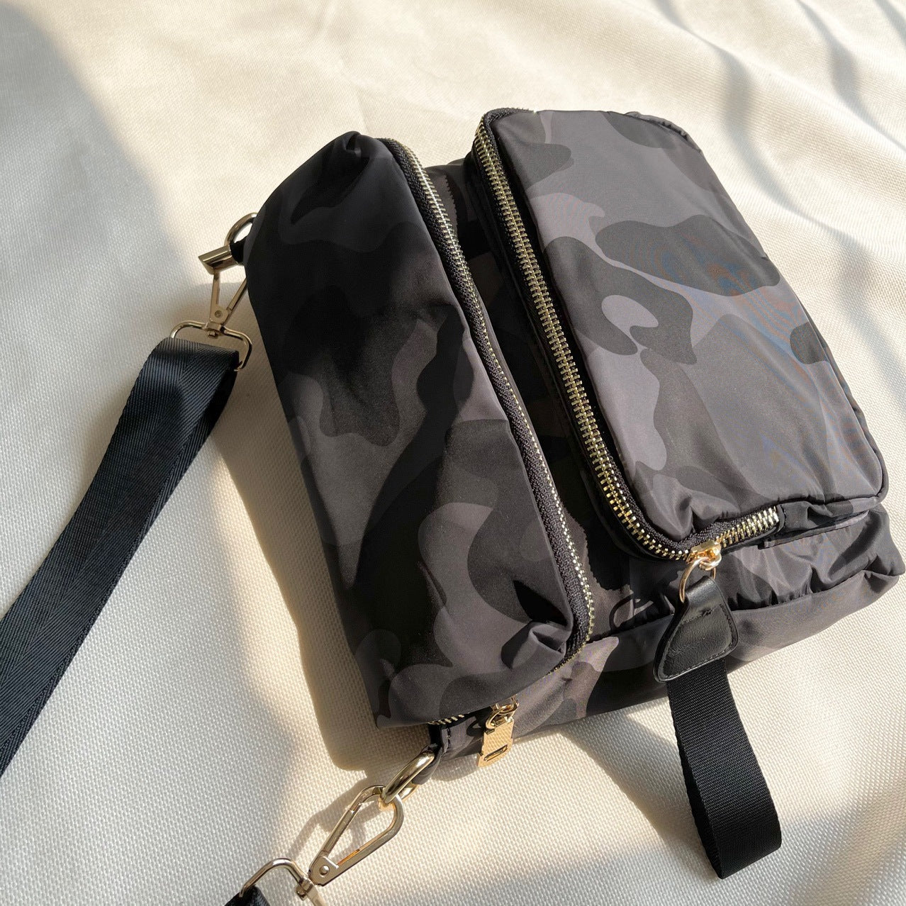 Women's Korean Style Flap Nylon Cloth Lightweight Crossbody Bags