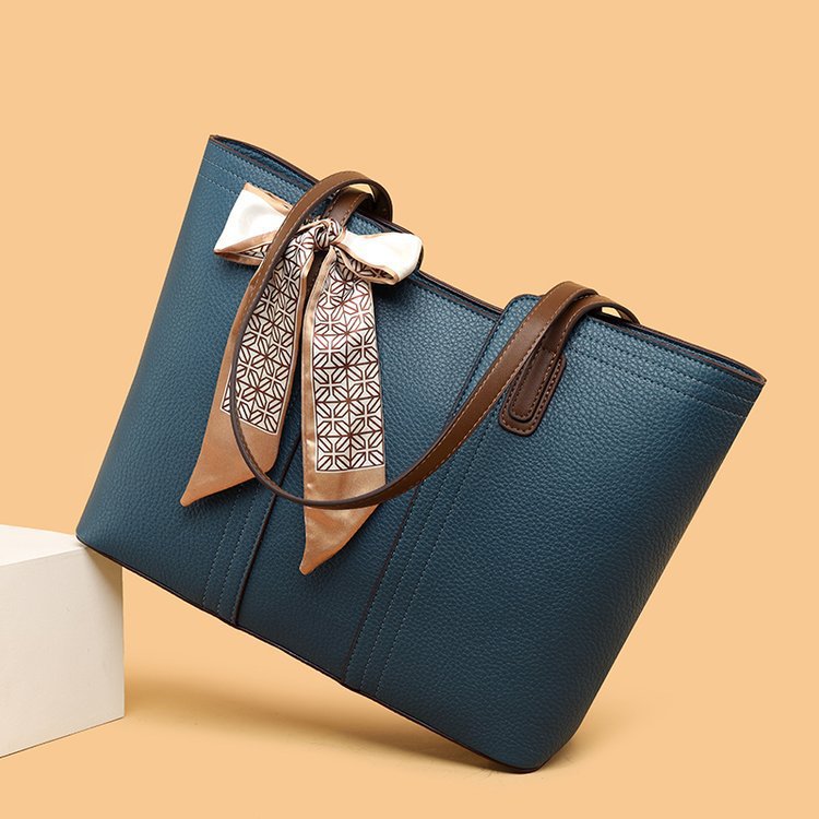 Women's High-grade Silk Scarf Large Capacity Commuting Shoulder Bags