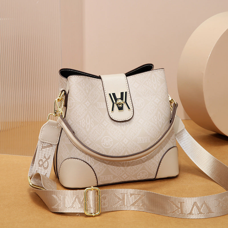 Attractive Innovative Large Capacity Retro Mother Bucket Bags