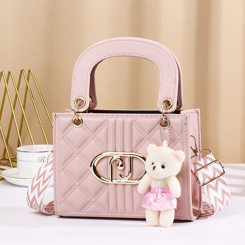 Fashionable High-grade Portable Rhombus Embroidery Line Bear Small Square Bags