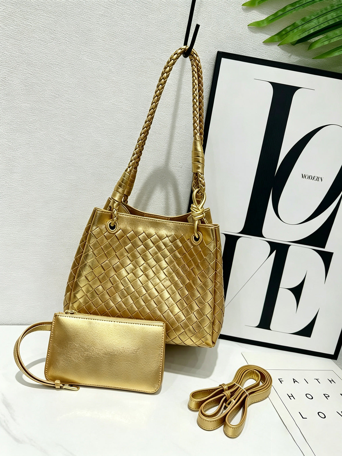 Hand-woven Portable Vegetable Basket Premium Design Shoulder Bags