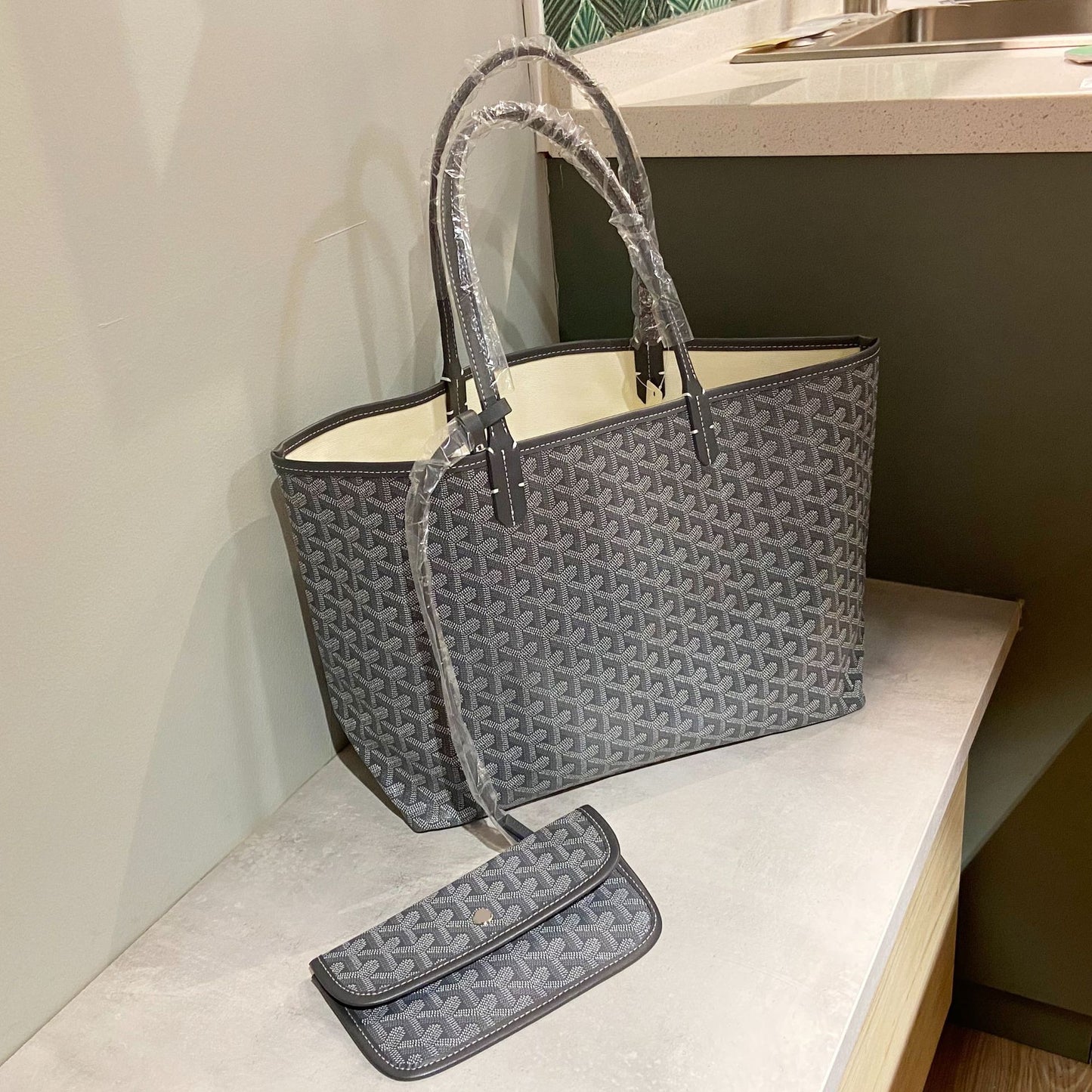 Dog Teeth Weeks Limited Color Gray Shoulder Bags