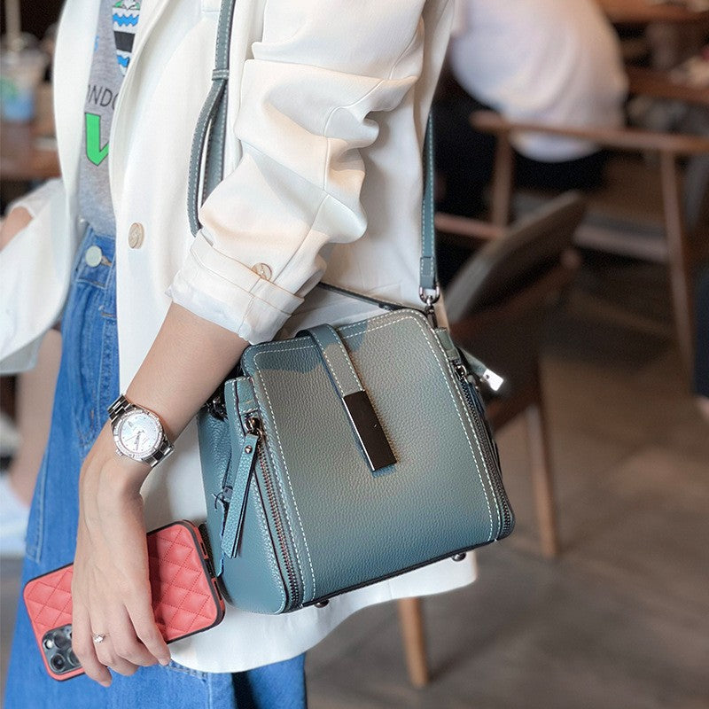 Women's Genuine Leather Fashion Portable Four-way Women's Handbag