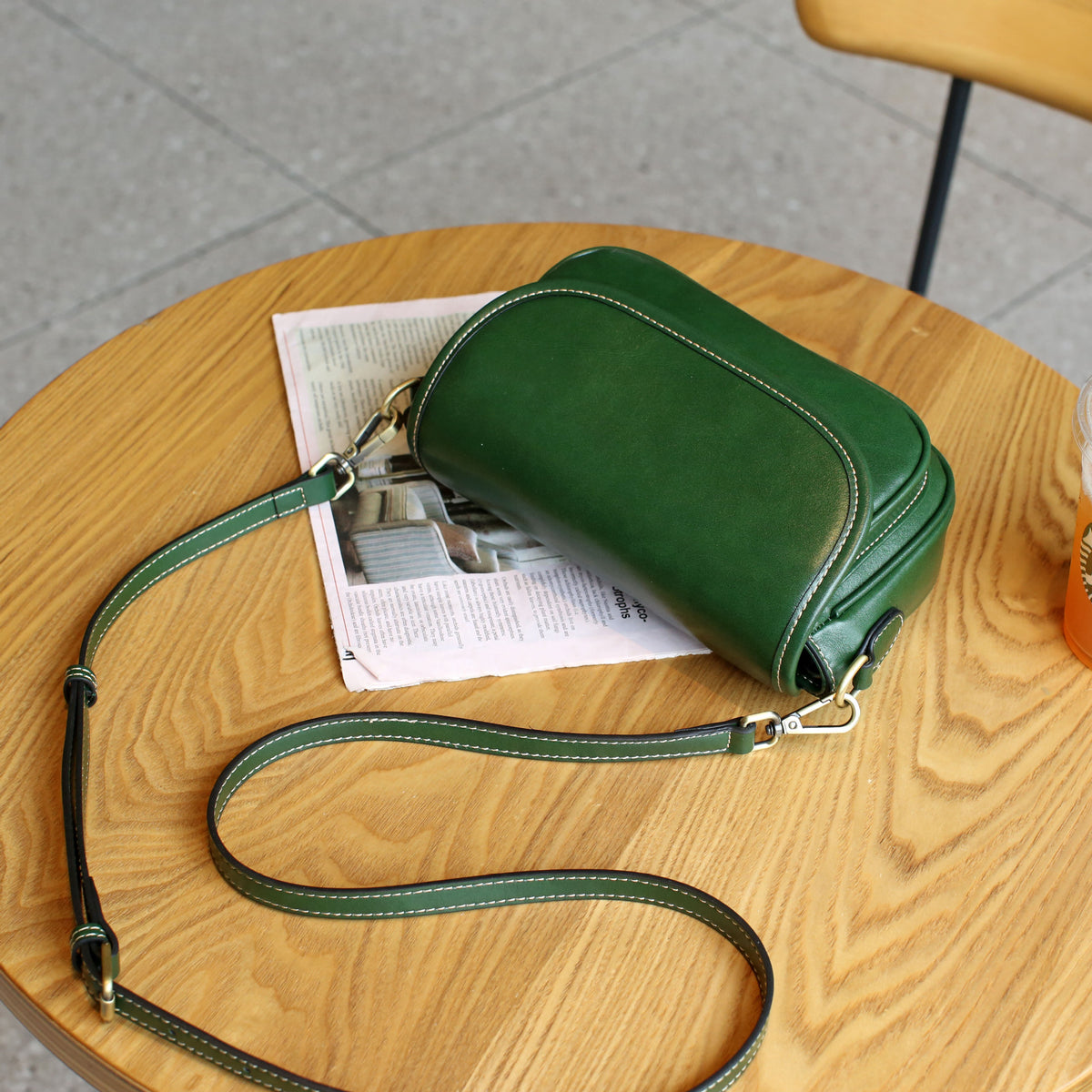 Women's Tanned Vintage First Layer Cowhide Shell Simple Women's Shoulder Bag