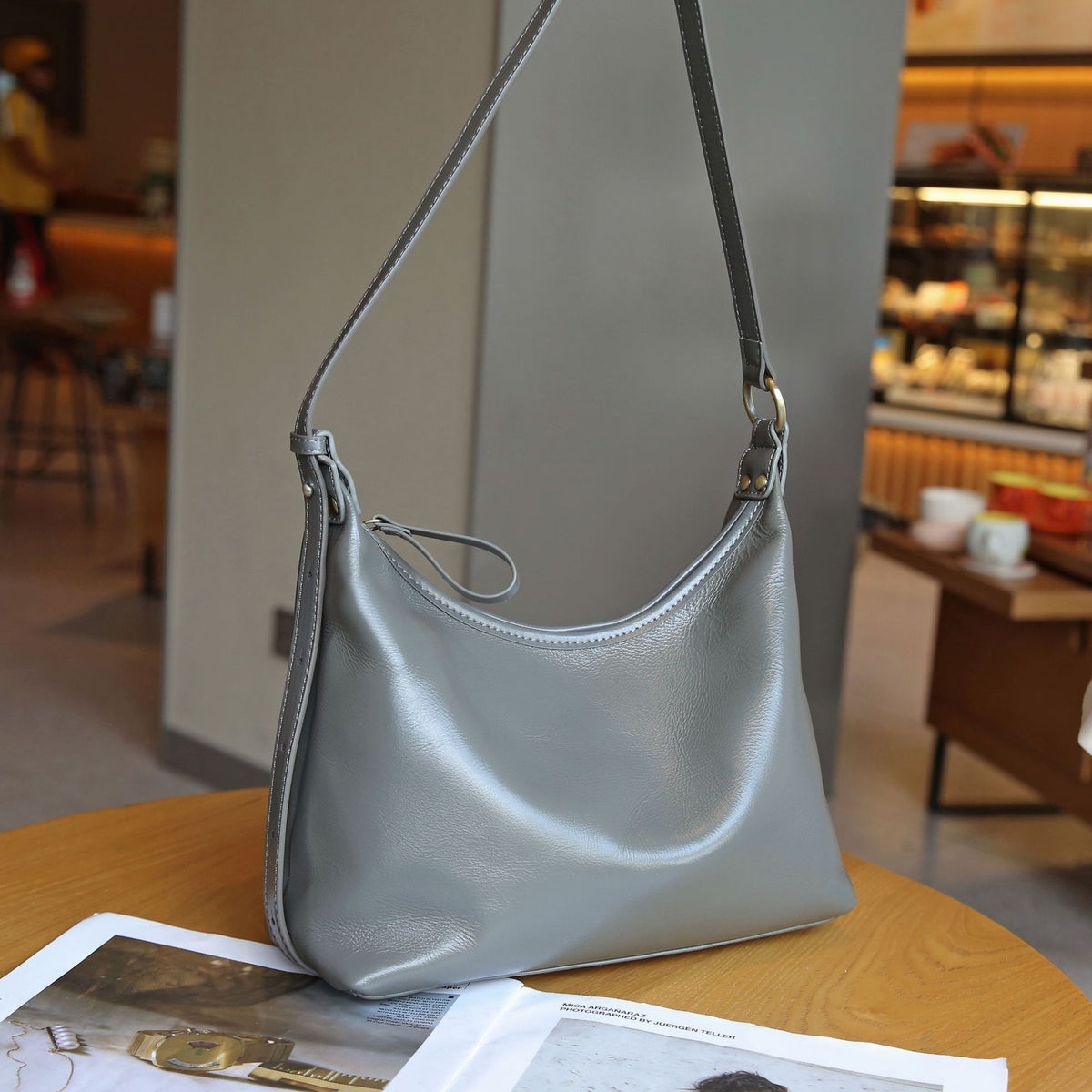 Women's Vegetable Tanned Leather Cowhide Minority Simple Zipper Women's Messenger Bag